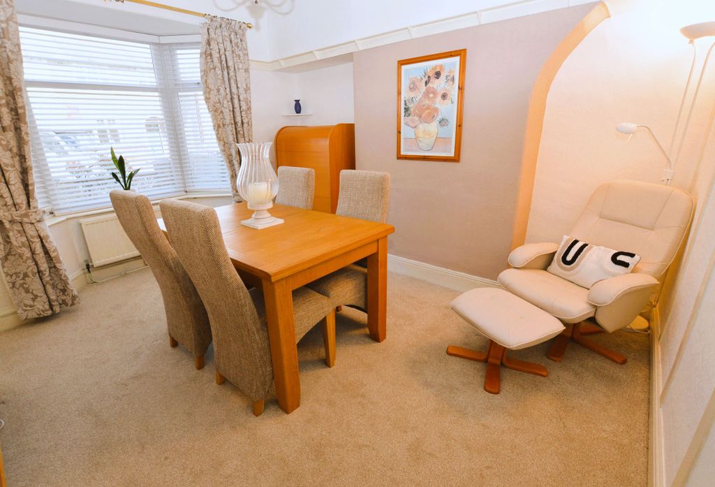 Property photo 2 of 26