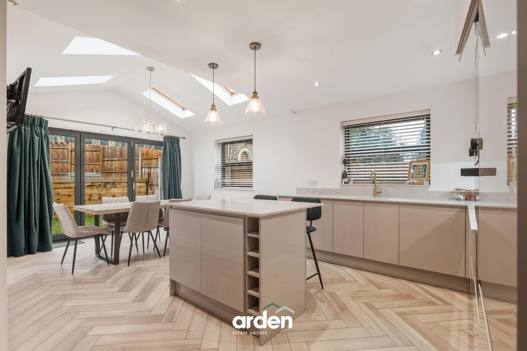 Property photo 3 of 23