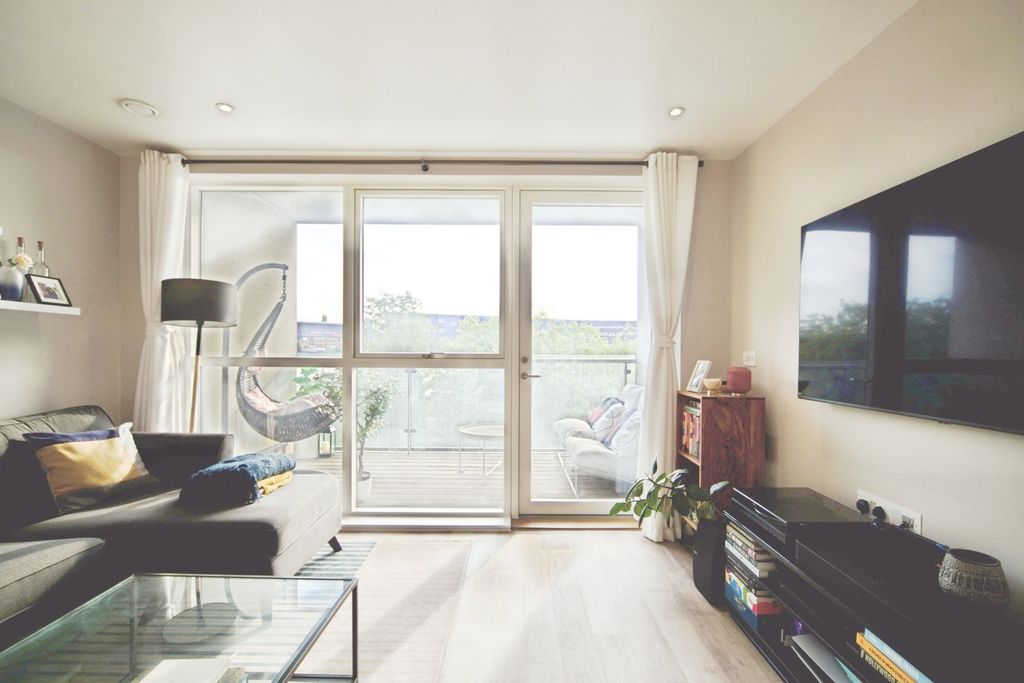 Property photo 3 of 21 Pbox-Img.Jpg
