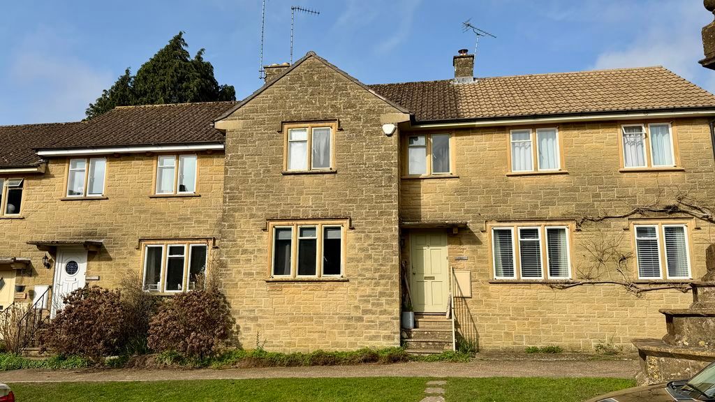 Property photo 1 of 11 Front Aspect