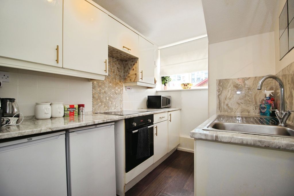 Property photo 3 of 10 Pbox-Img.Jpg