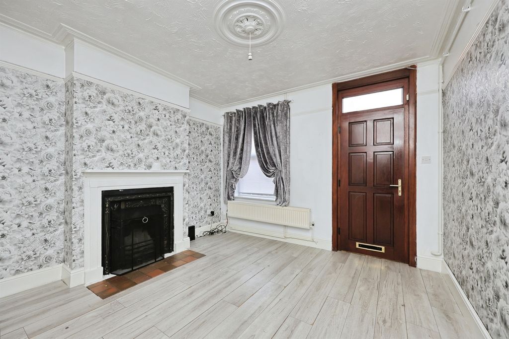 Property photo 2 of 18