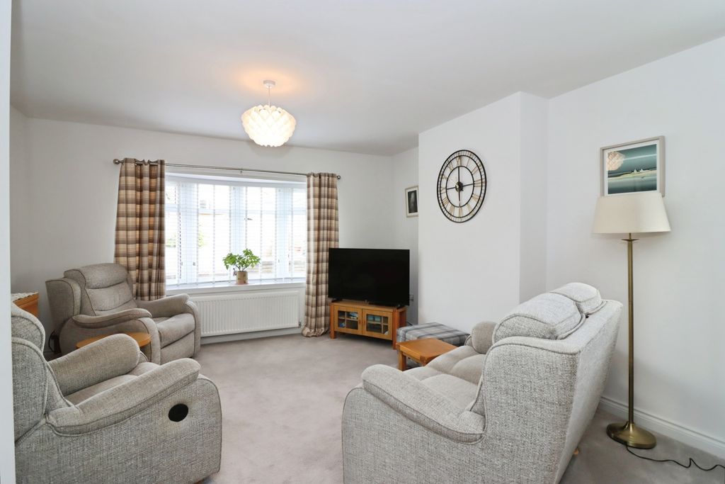 Property photo 3 of 19 Pbox-Img.Jpg