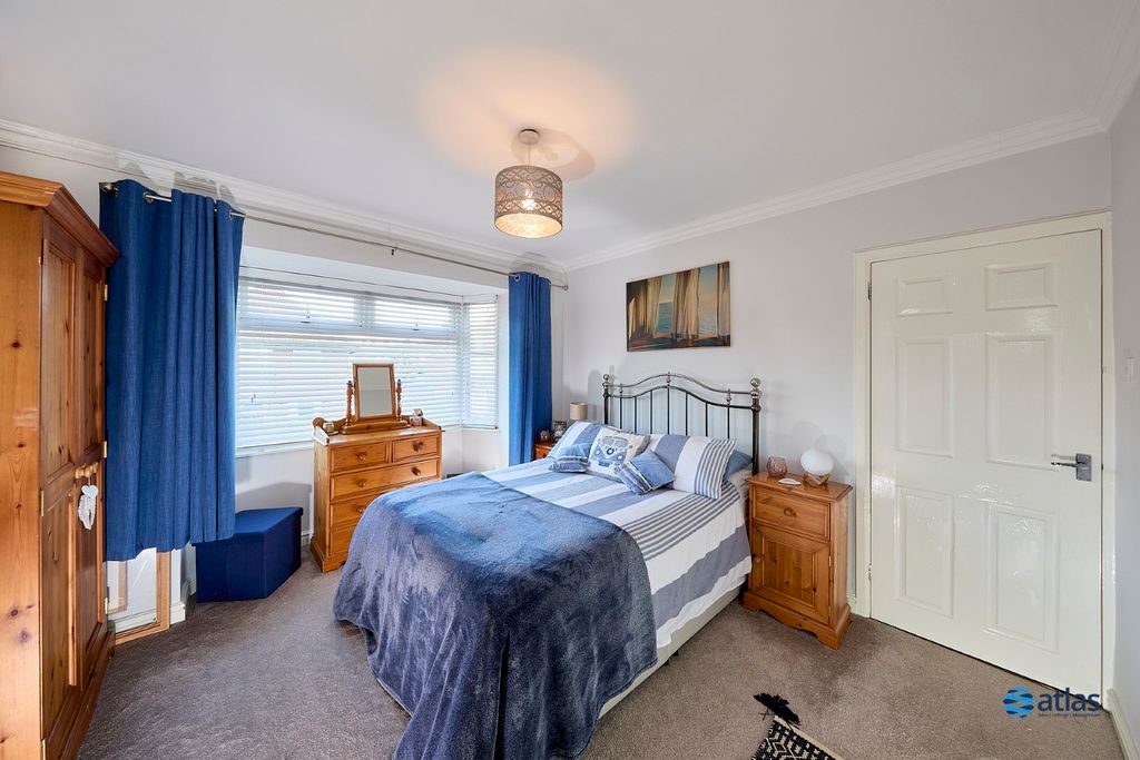 Property photo 2 of 19 Bedroom