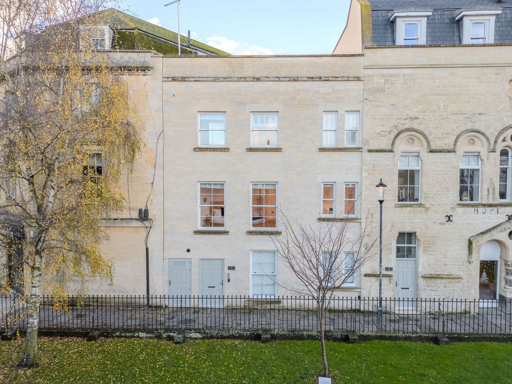 Property photo 1 of 44