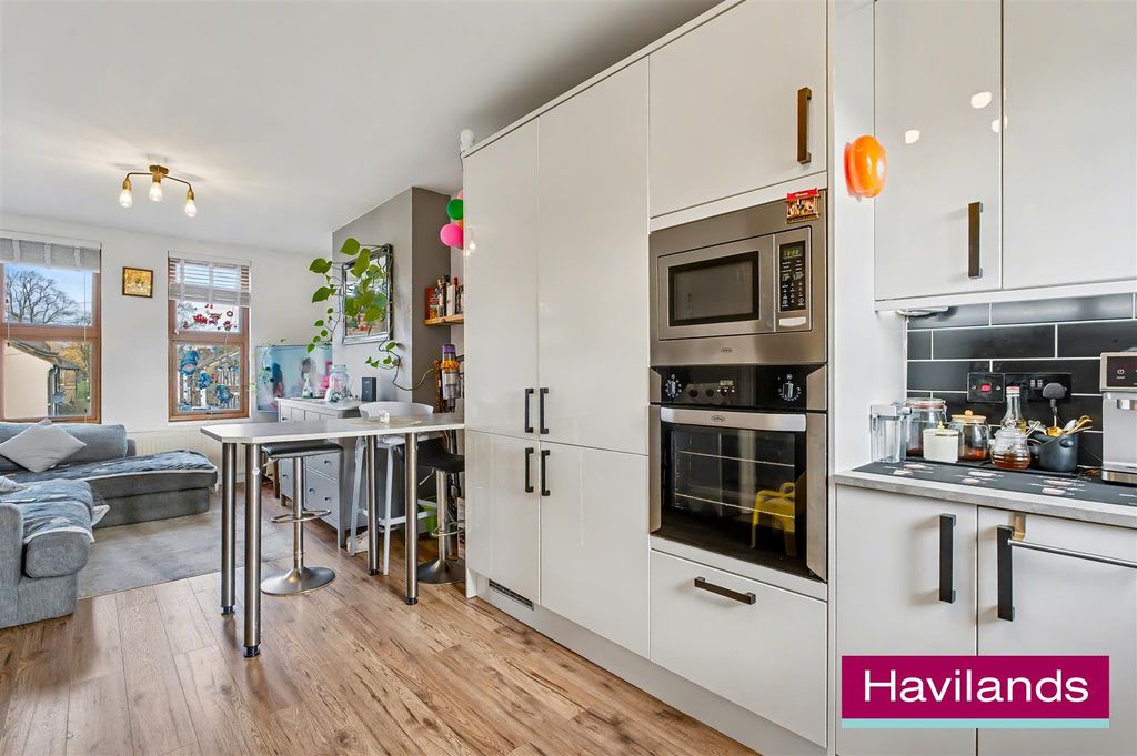 Property photo 3 of 11 Karyatis Court En1 1Fg-2.Jpg