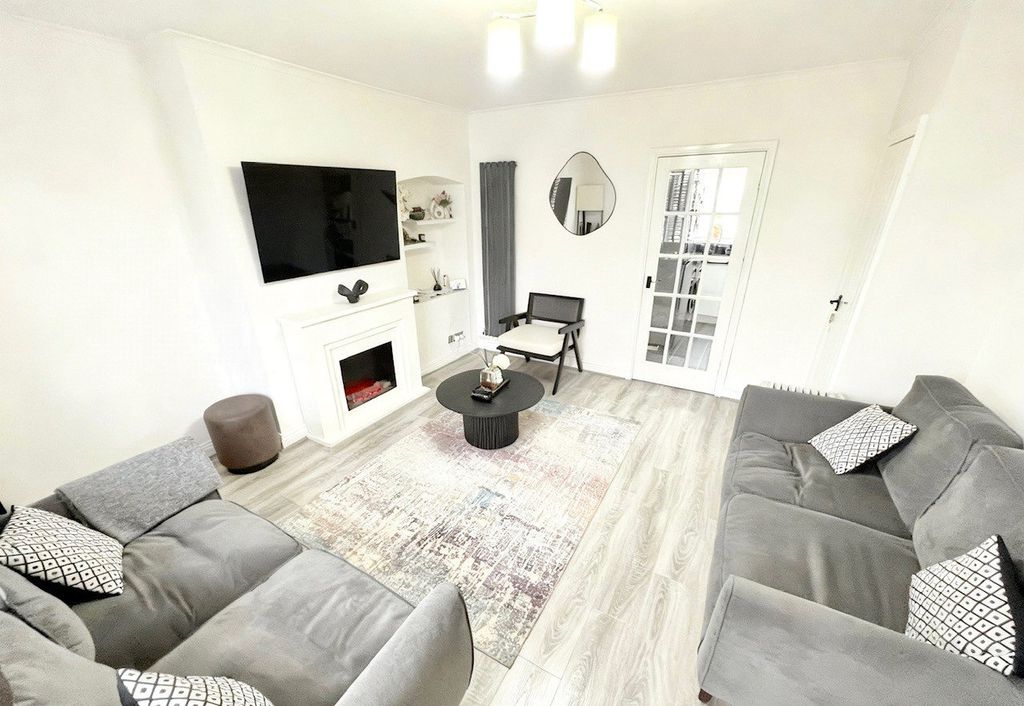 Property photo 3 of 11 Picture No. 10