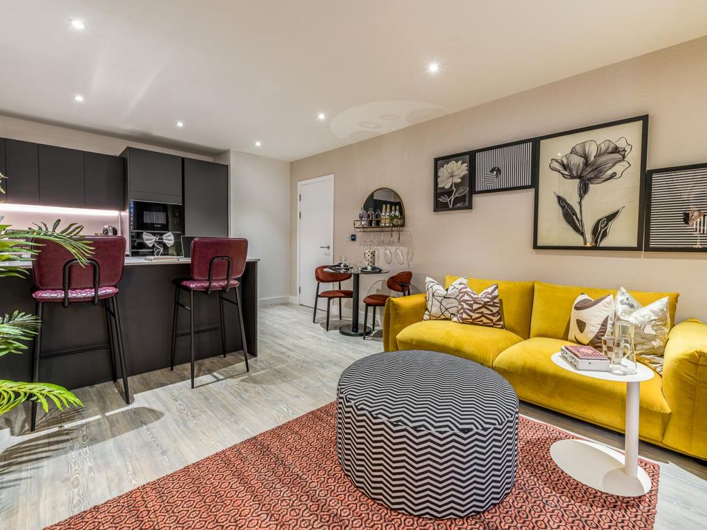 Property photo 1 of 10 The Empire, Apartment 922