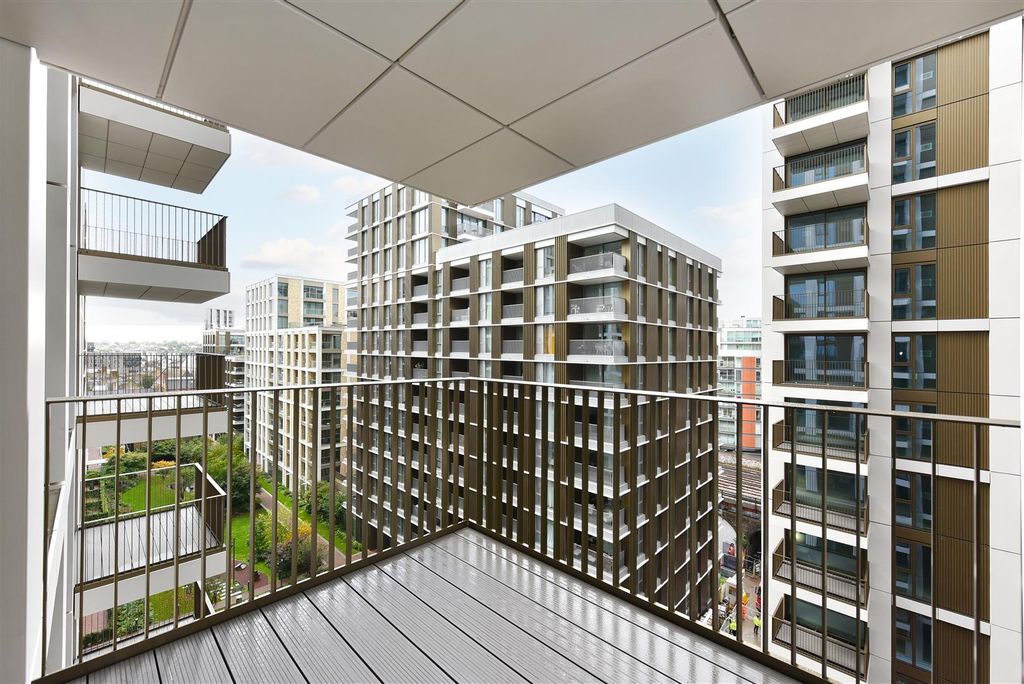 Property photo 2 of 28 41 Fitzroy House (15).Jpg