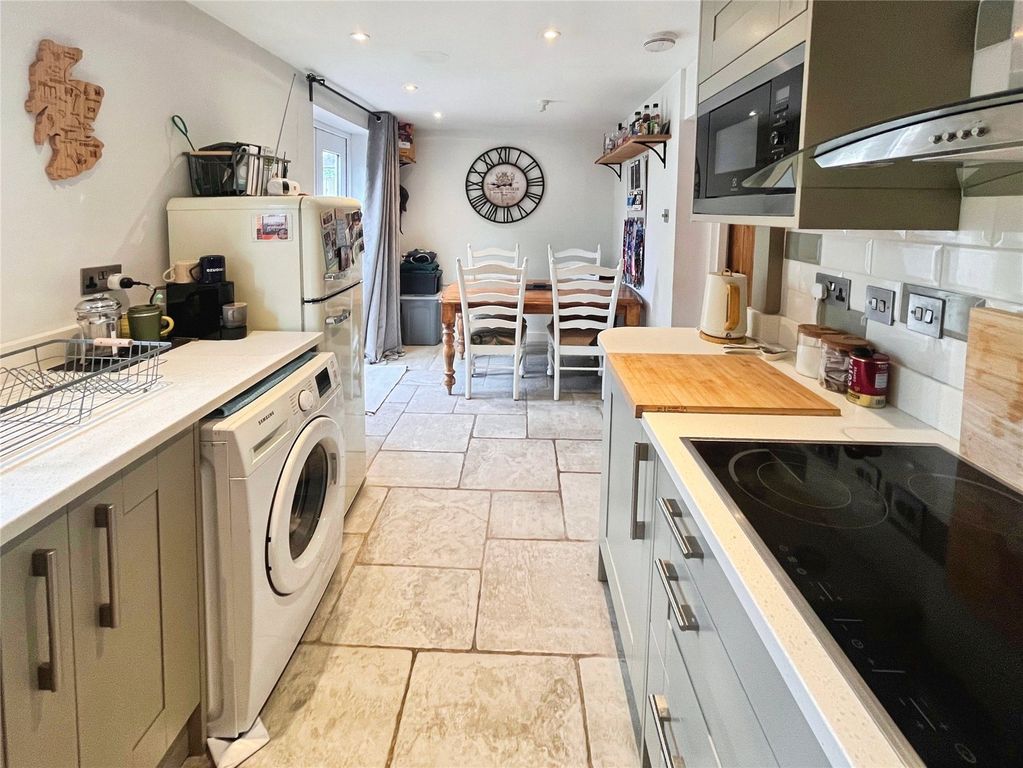 Property photo 3 of 19 Picture No. 18