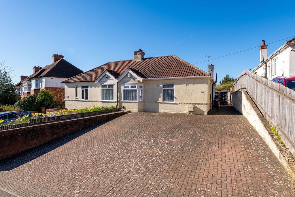 Property photo 2 of 22