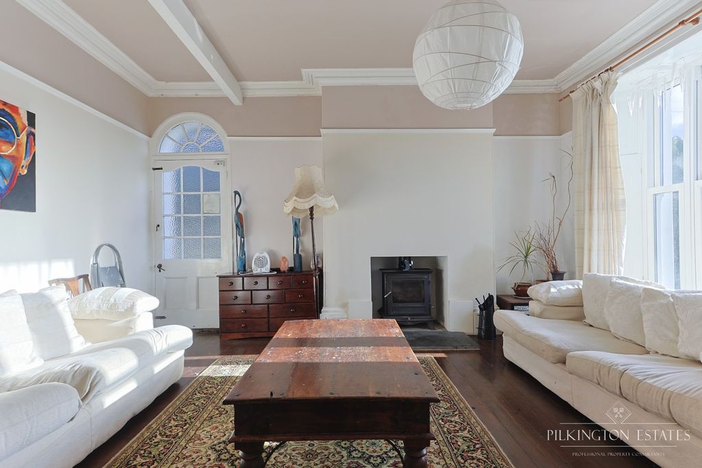 Property photo 3 of 19 4749424