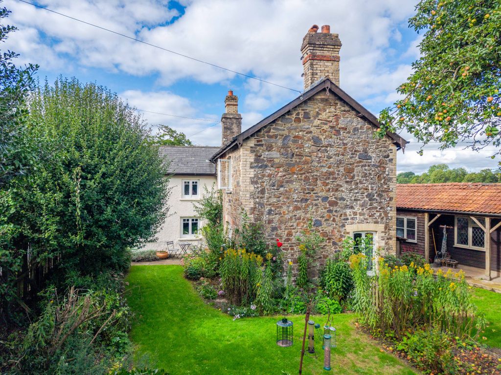 Property photo 3 of 37