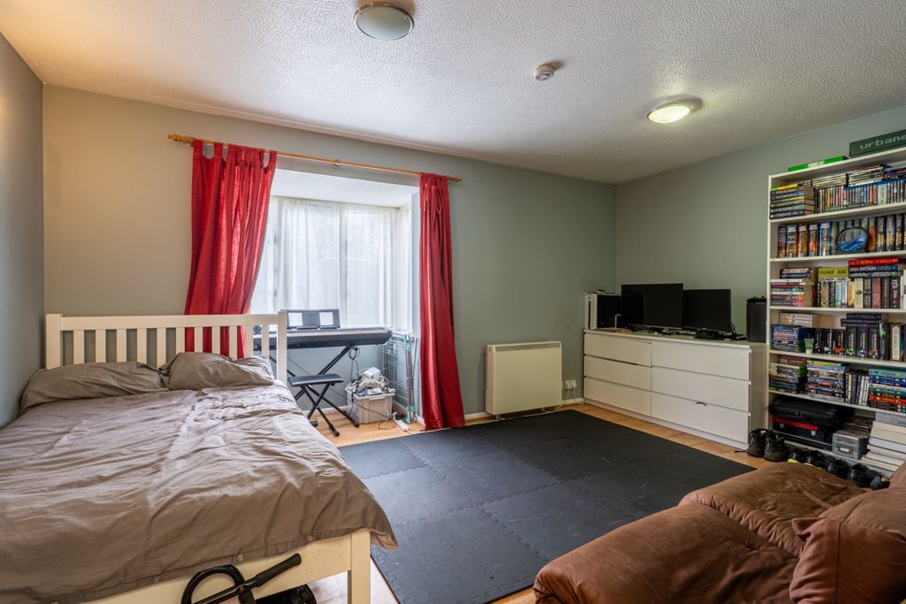 Property photo 3 of 17 5270044