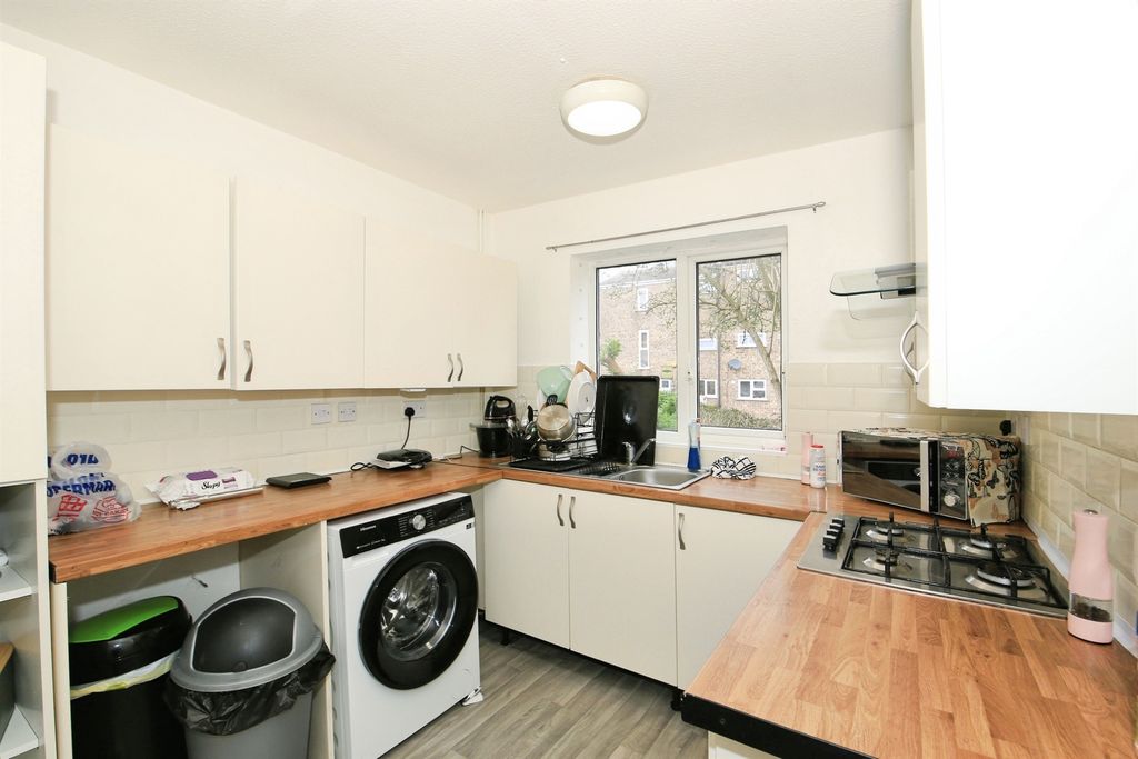 Property photo 3 of 17