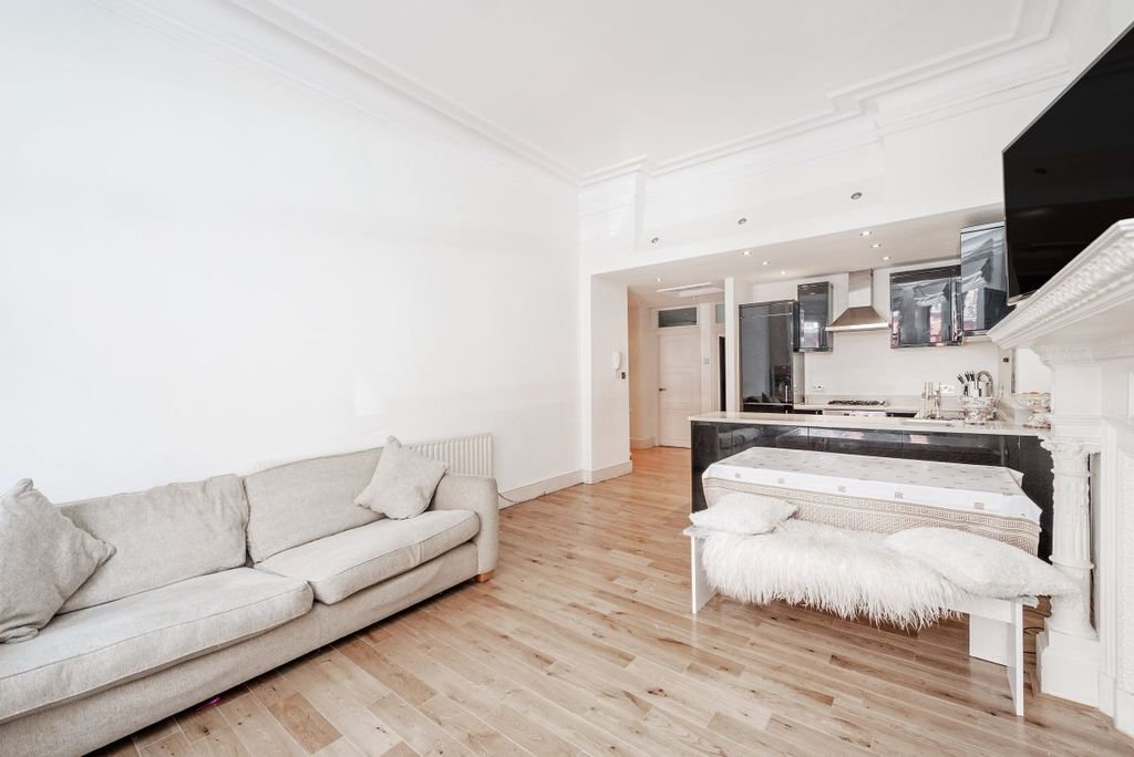 Property photo 3 of 11 Picture No. 05