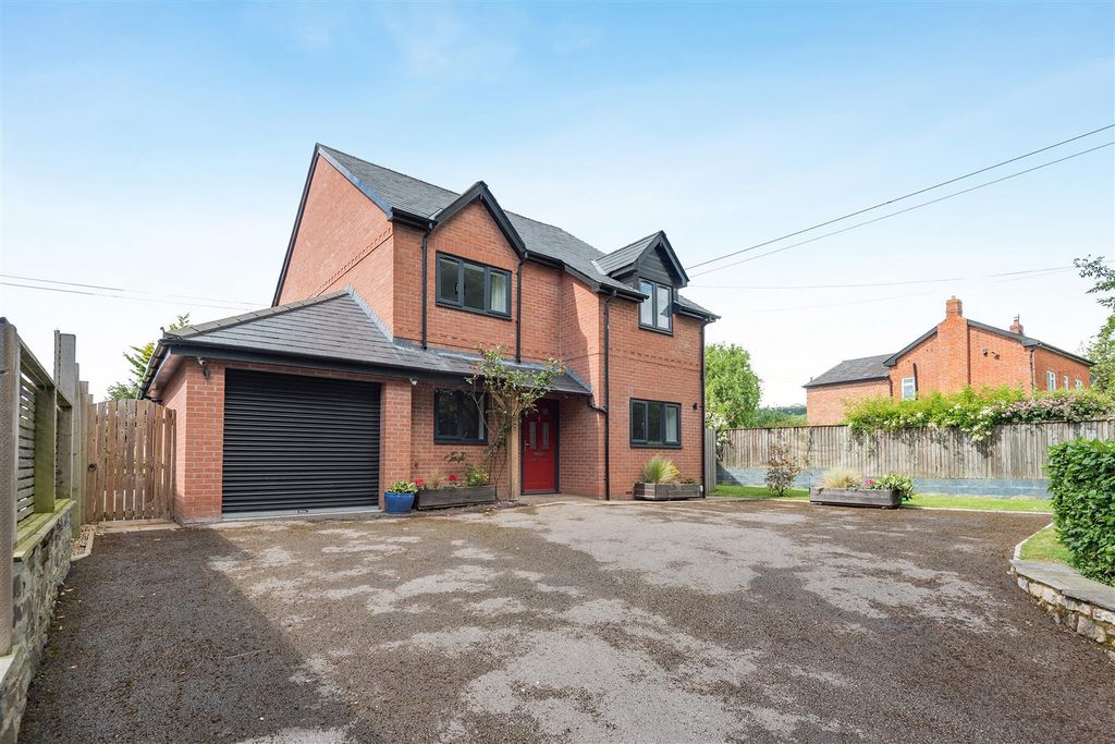 Property photo 1 of 32