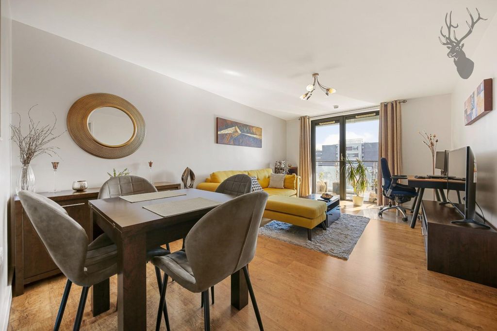 Property photo 2 of 20