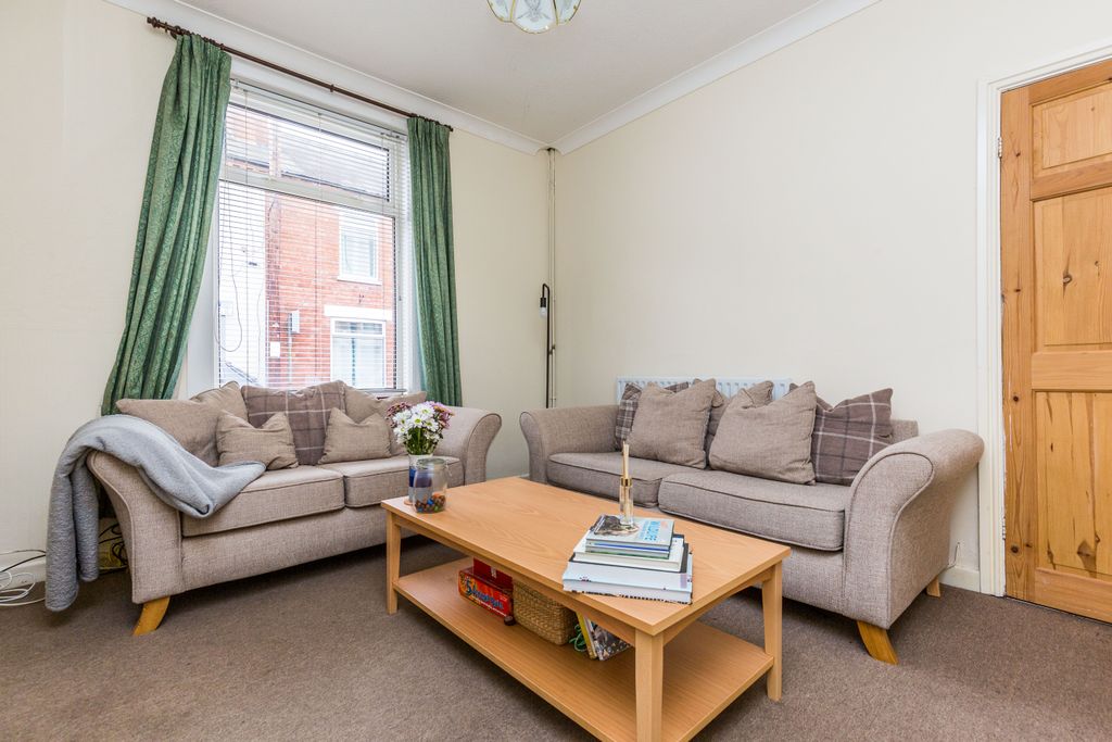 Property photo 2 of 10 Lounge