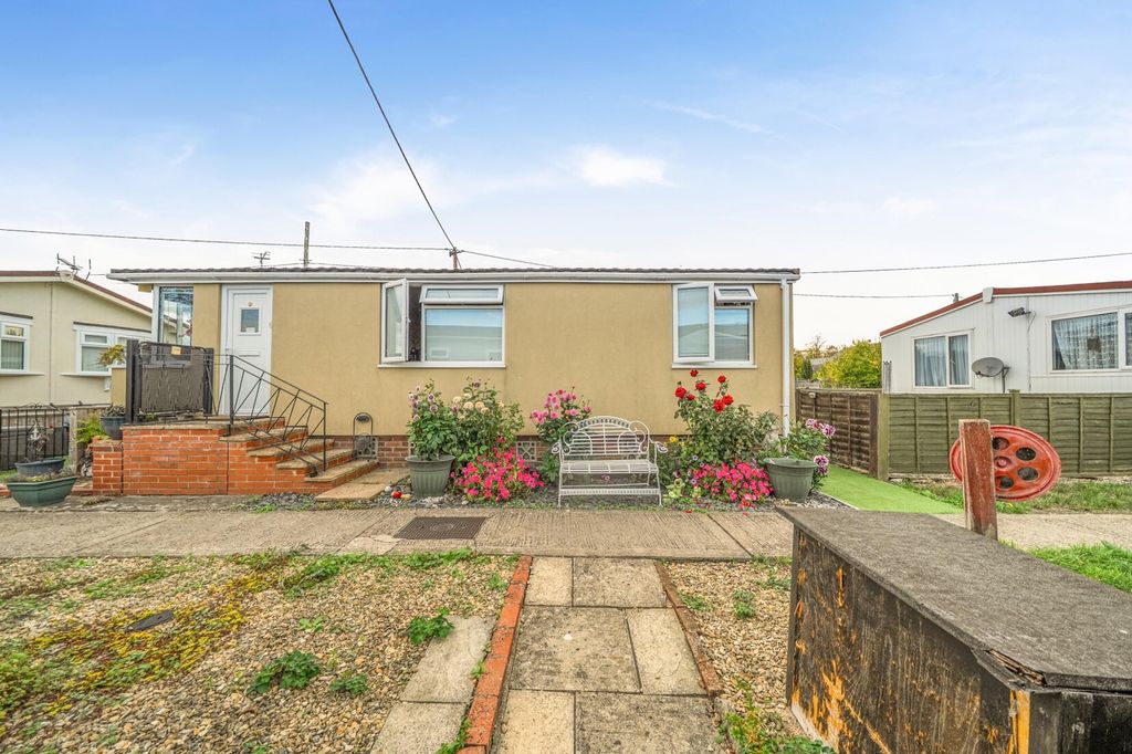 Property photo 1 of 21 External View