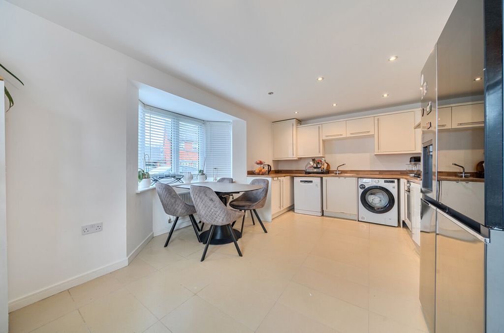 Property photo 2 of 16 1403121-3-69775Ea...