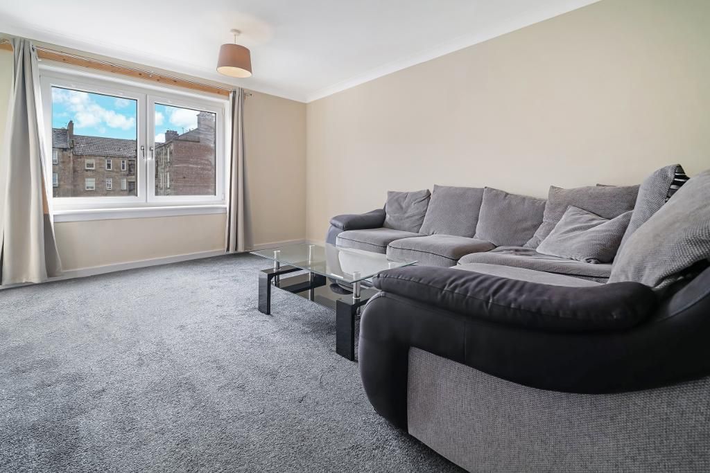 Property photo 2 of 19 Lounge