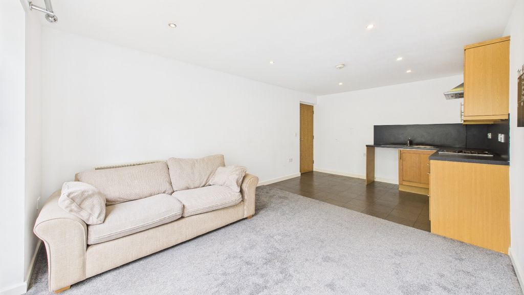 Property photo 3 of 16 4380883