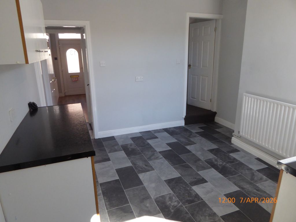 Property photo 2 of 8 Kitchen/Dining Room