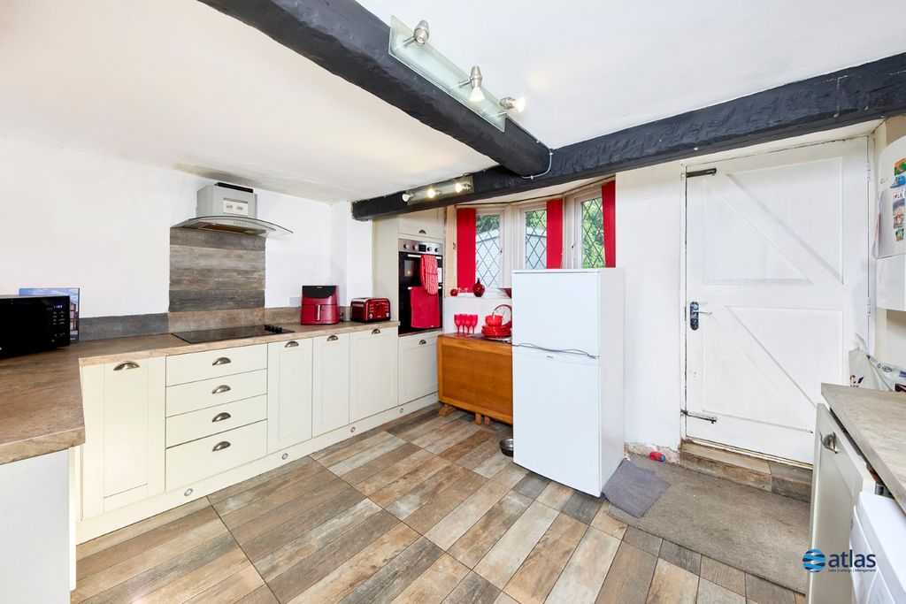 Property photo 2 of 14 Kitchen