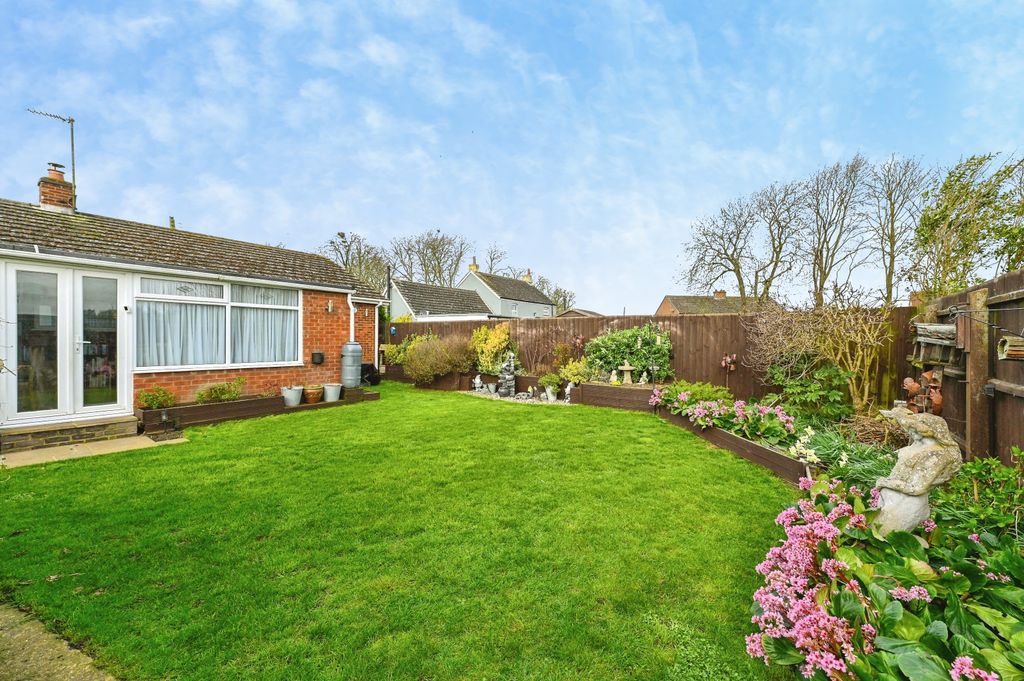 Property photo 3 of 20 Tw036