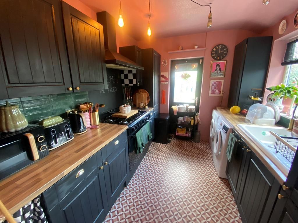 Property photo 2 of 14 Kitchen