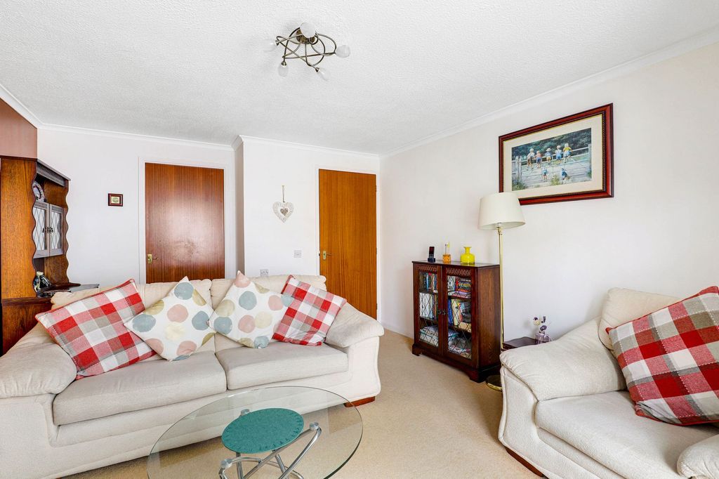 Property photo 2 of 9