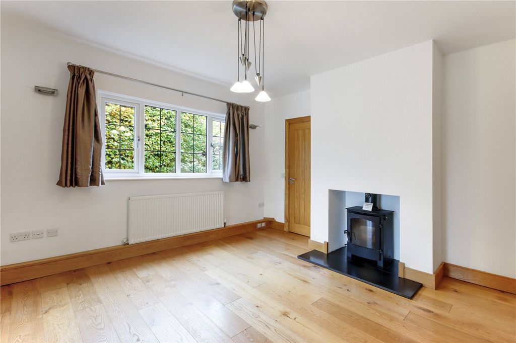 Property photo 3 of 18 Sitting Room