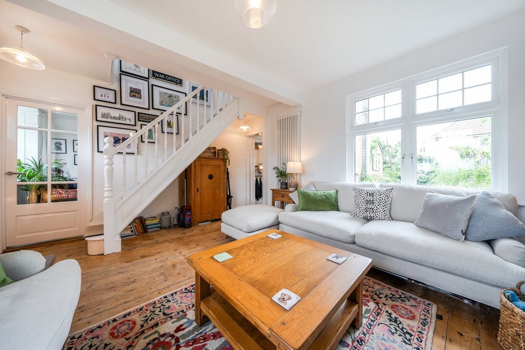 Property photo 3 of 18