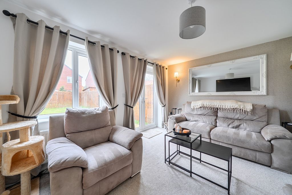 Property photo 2 of 22