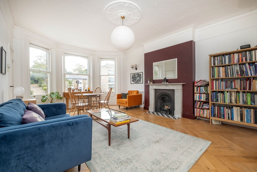 Property photo 1 of 10 29-Queens-Road-00...