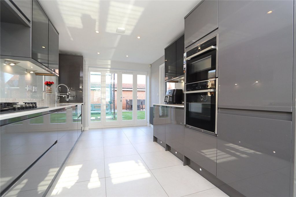 Property photo 3 of 25 Picture No. 21