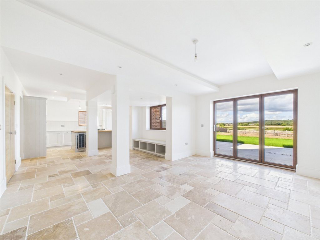 Property photo 3 of 23 Picture No. 23