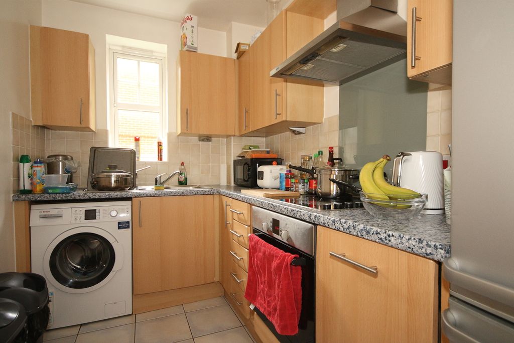 Property photo 3 of 5 Kitchen