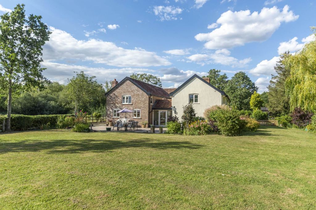 Property photo 1 of 37