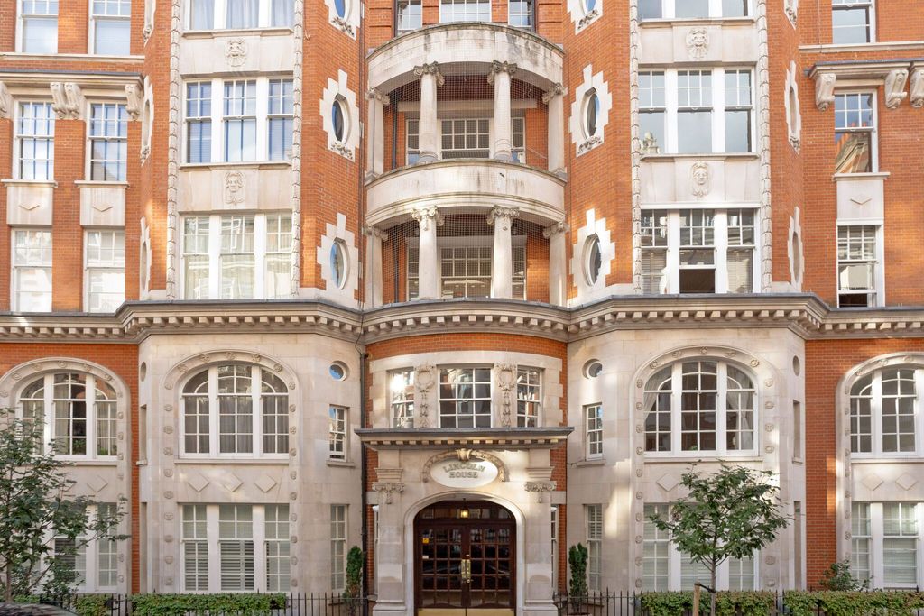 Property photo 1 of 2