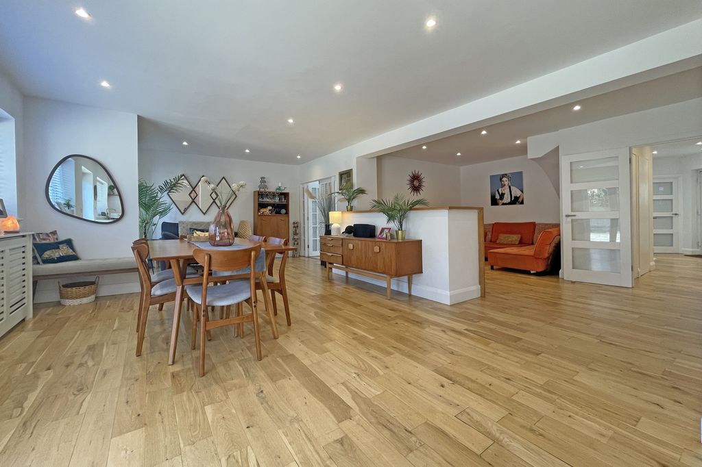 Property photo 3 of 30
