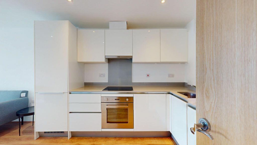 Property photo 2 of 18 Kitchen