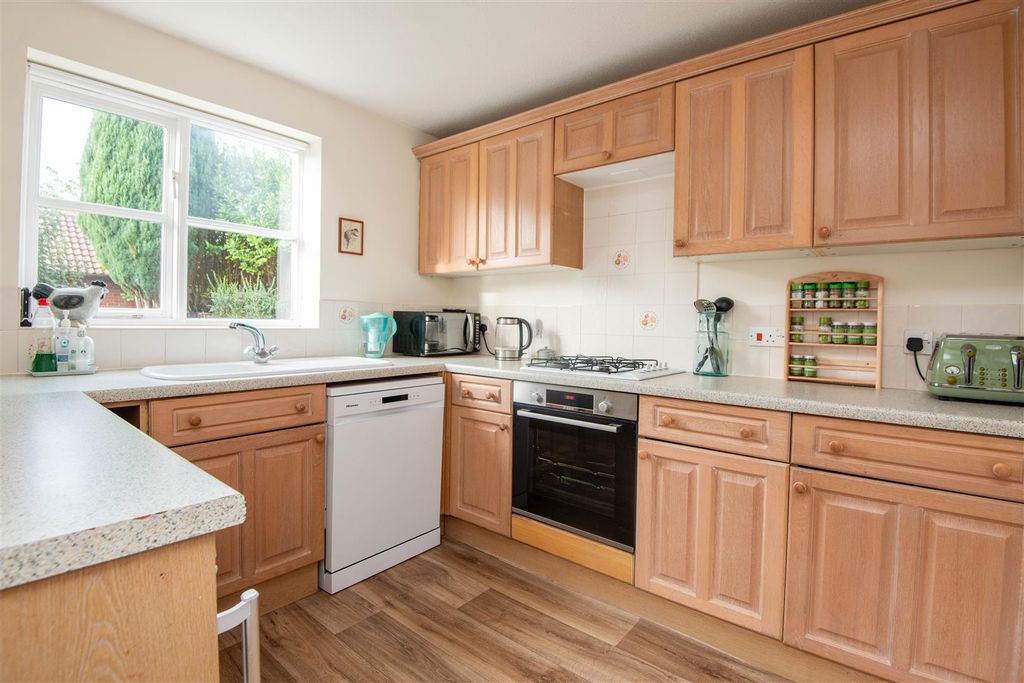 Property photo 3 of 16 Kitchen