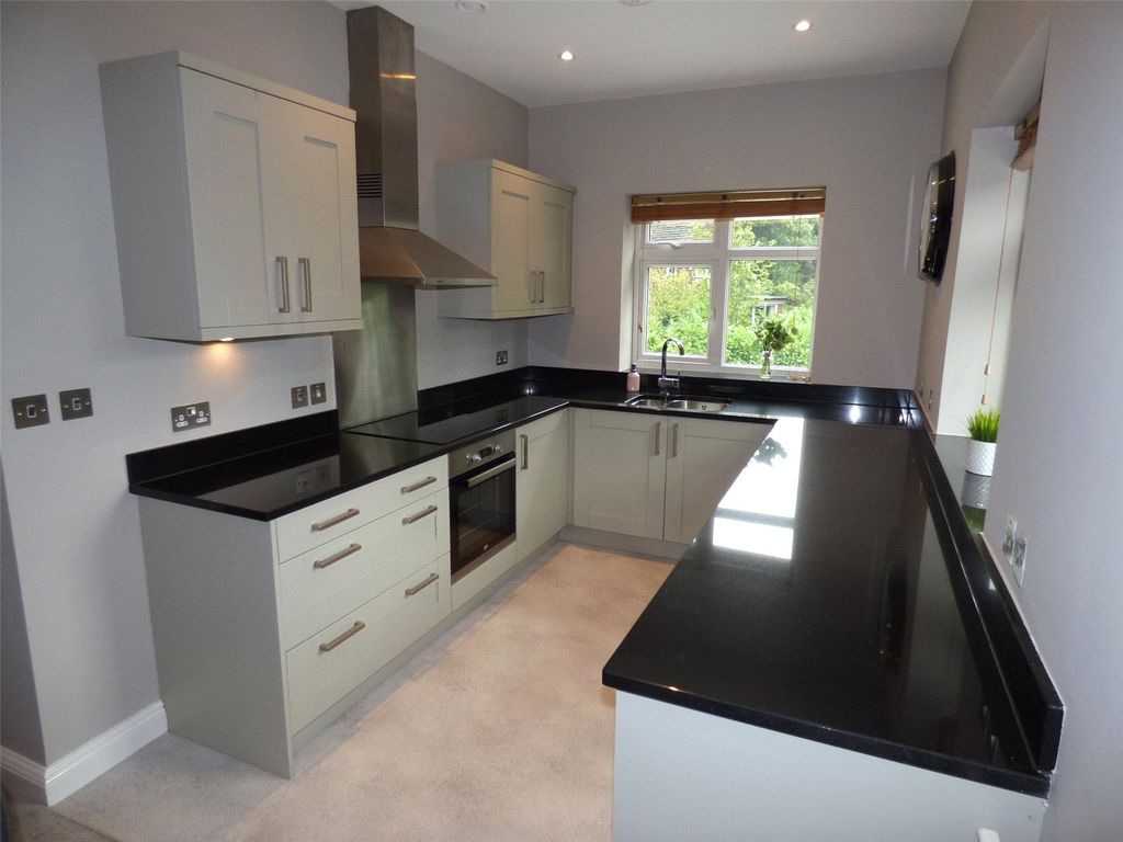 Property photo 2 of 10 Kitchen Area