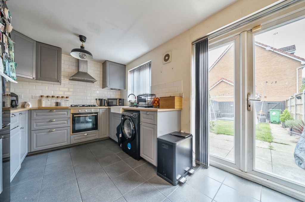Property photo 3 of 16 1347173-13-68B70783886d6