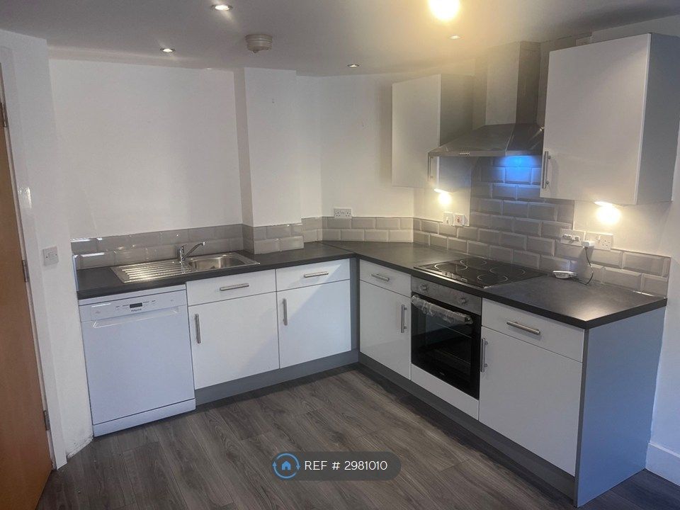 Property photo 2 of 9 Built In Oven/Hob/Washer&amp;Dryer And Dishwasher