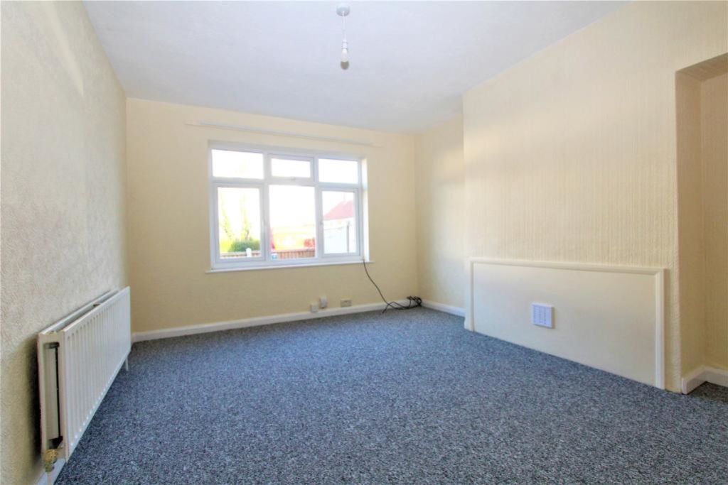 Property photo 3 of 14 71692_Qbe190004_L_Img_02_0000