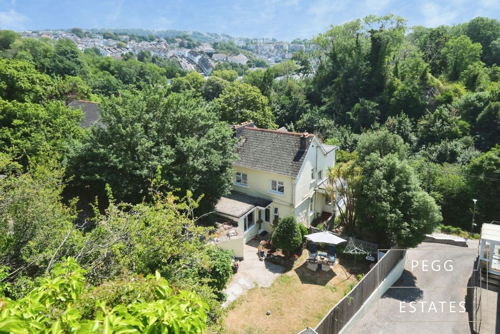 Property photo 1 of 34