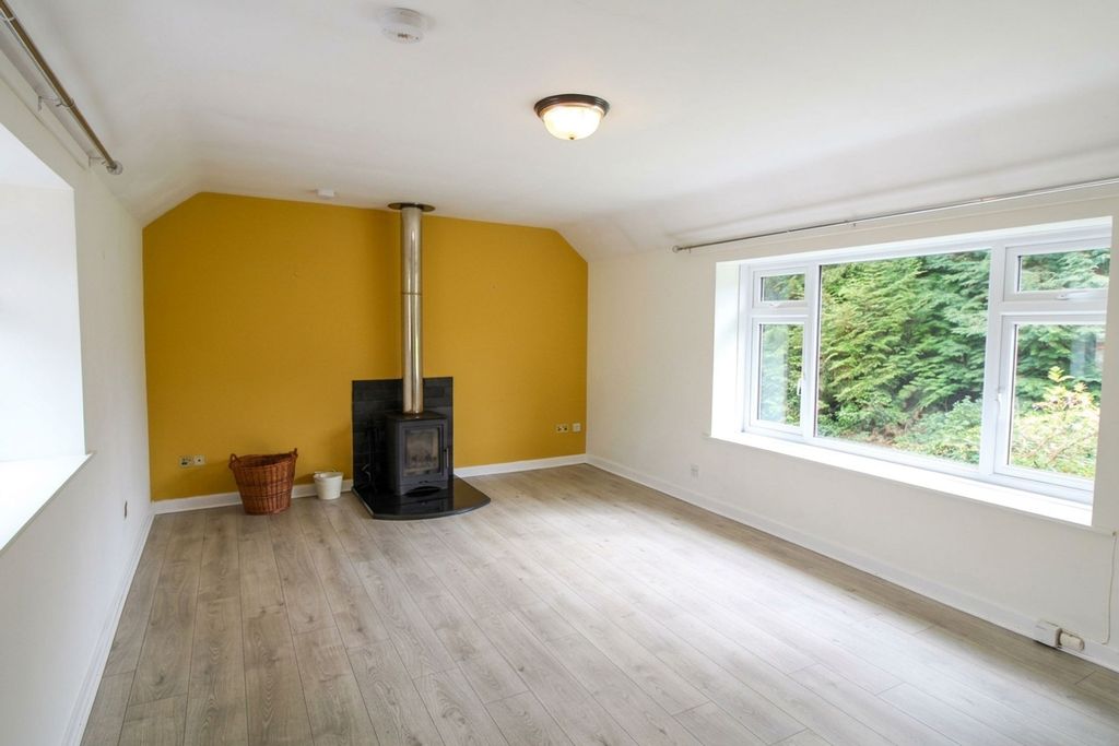 Property photo 3 of 40